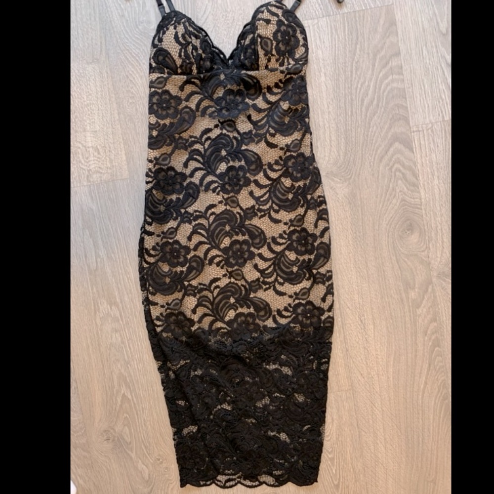 Sexy Black Lace Midi with Adjustable Straps and Scalloped Detailing. Size S.